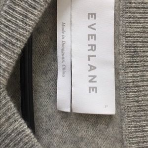 A mens NEW EVERLANE 100% cashmere thin sweater